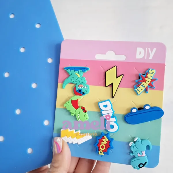 Cuaderno A5 +apliques para la tapa dinos - Imagen 2