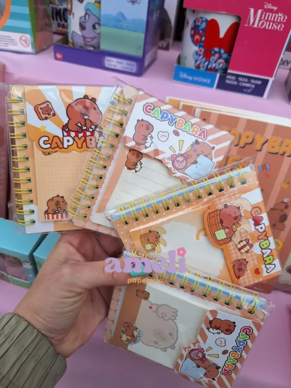 Libretita tapa dura + notas adhesivas Capibara