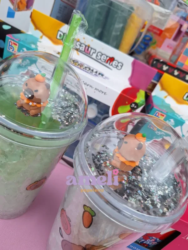 Vaso con tapa y sorbito capibara - Imagen 2